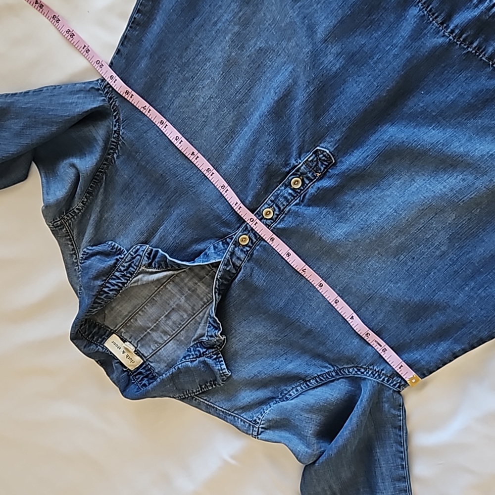 Cloth & Stone Blue Denim Pull Over Half Button Blouse Top Shirt Size Small - Picture 5 of 9